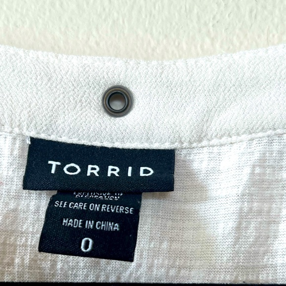 Torrid Size 0 Sleeveless Tunic Tank‎ Women L with Tie Front Embroidered Grommets - Picture 6 of 12